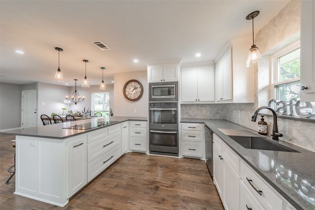 2872 winterhaven, Hurst, TX 76054