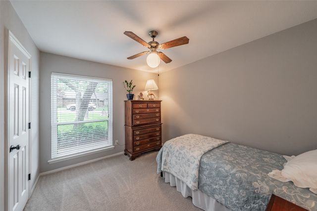 2872 winterhaven, Hurst, TX 76054