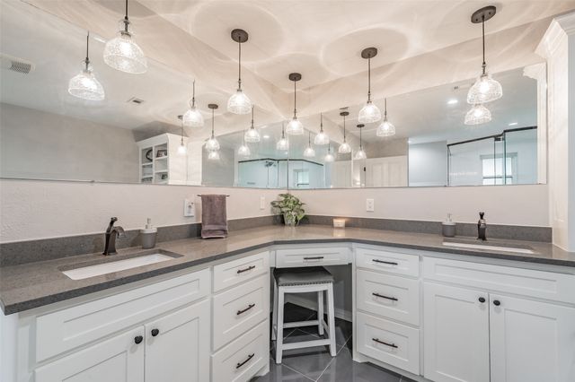 2872 winterhaven, Hurst, TX 76054