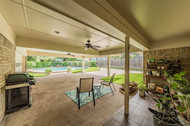 2872 winterhaven, Hurst, TX 76054