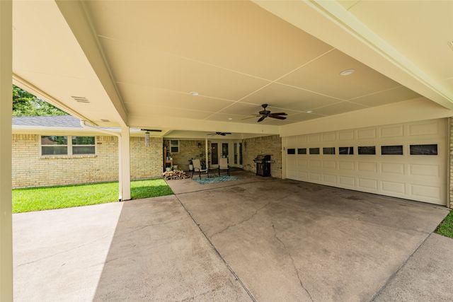 2872 winterhaven, Hurst, TX 76054