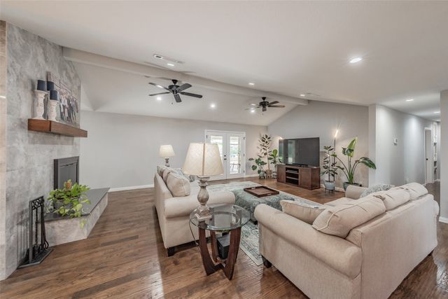 2872 winterhaven, Hurst, TX 76054