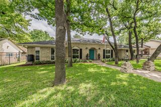 2872 winterhaven, Hurst, TX 76054