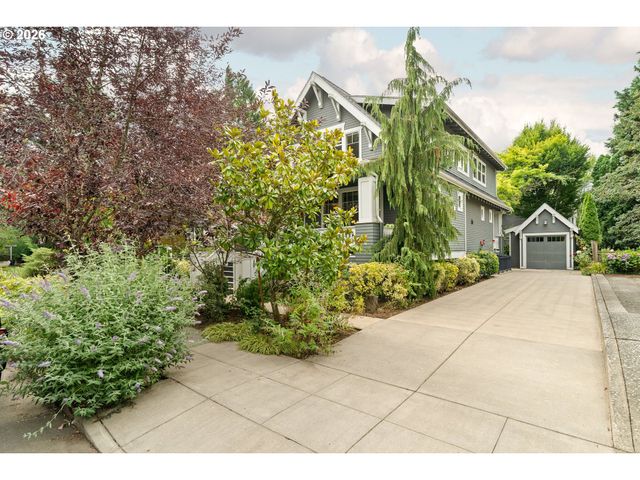 1212 Se HARNEY St, Portland, OR 97202