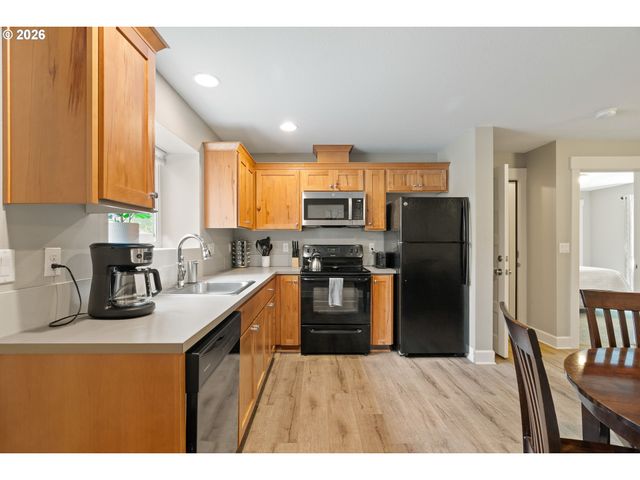 1212 Se HARNEY St, Portland, OR 97202