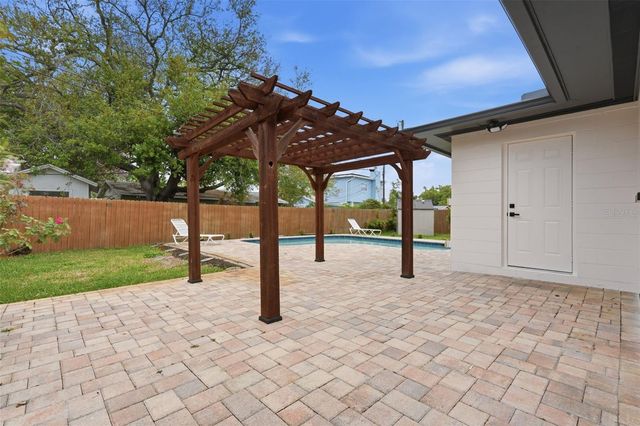 5347 30TH AVENUE N, St Petersburg, FL 33710