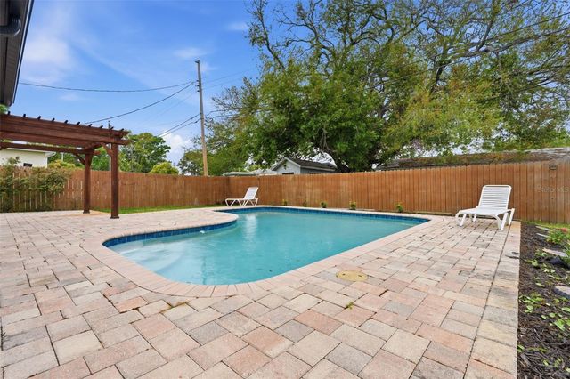 5347 30TH AVENUE N, St Petersburg, FL 33710