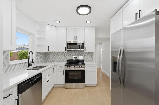 5347 30TH AVENUE N, St Petersburg, FL 33710