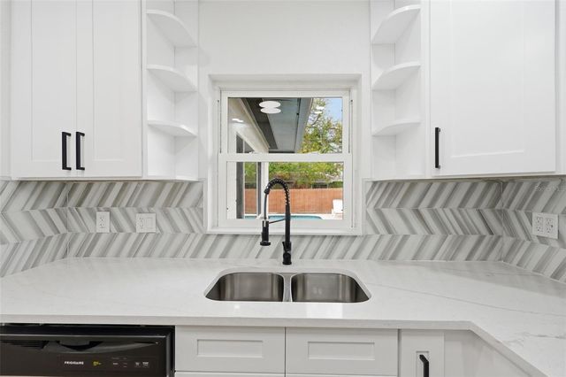 5347 30TH AVENUE N, St Petersburg, FL 33710