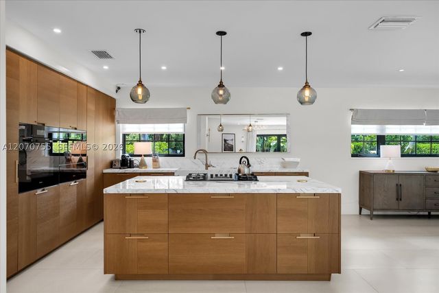 287 Palm Ave, Miami Beach, FL 33139