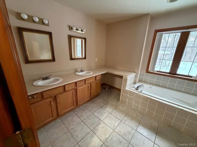 535 Creek Road, Poughkeepsie, NY 12601