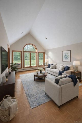 535 Creek Road, Poughkeepsie, NY 12601