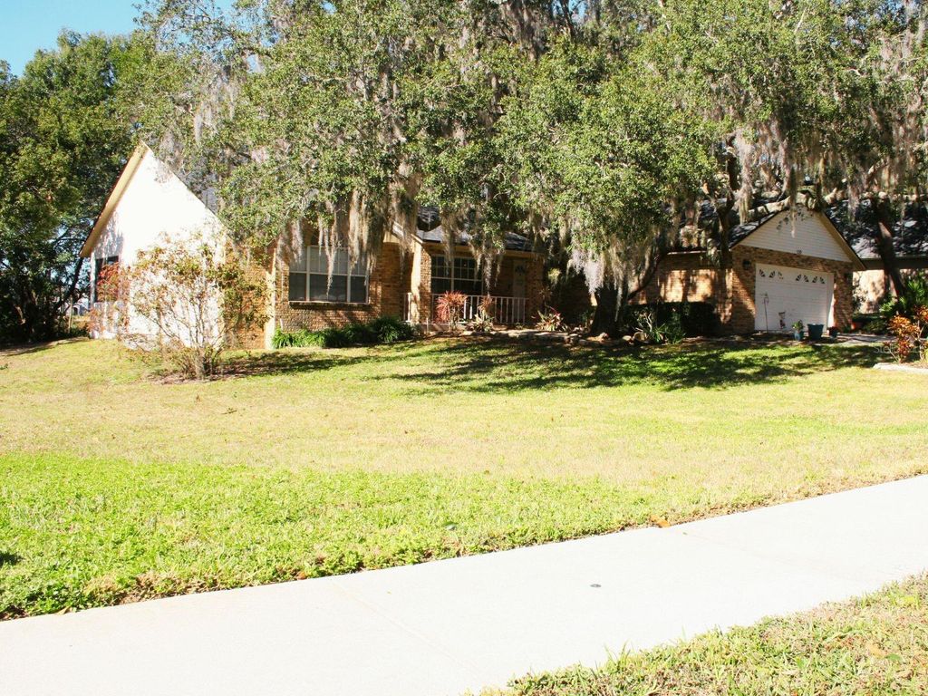 Image 2 of property listing at 130 WOOD RIDGE TRAIL, Sanford, FL 32771
