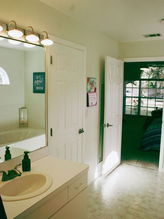 Image 15 of property listing at 130 WOOD RIDGE TRAIL, Sanford, FL 32771