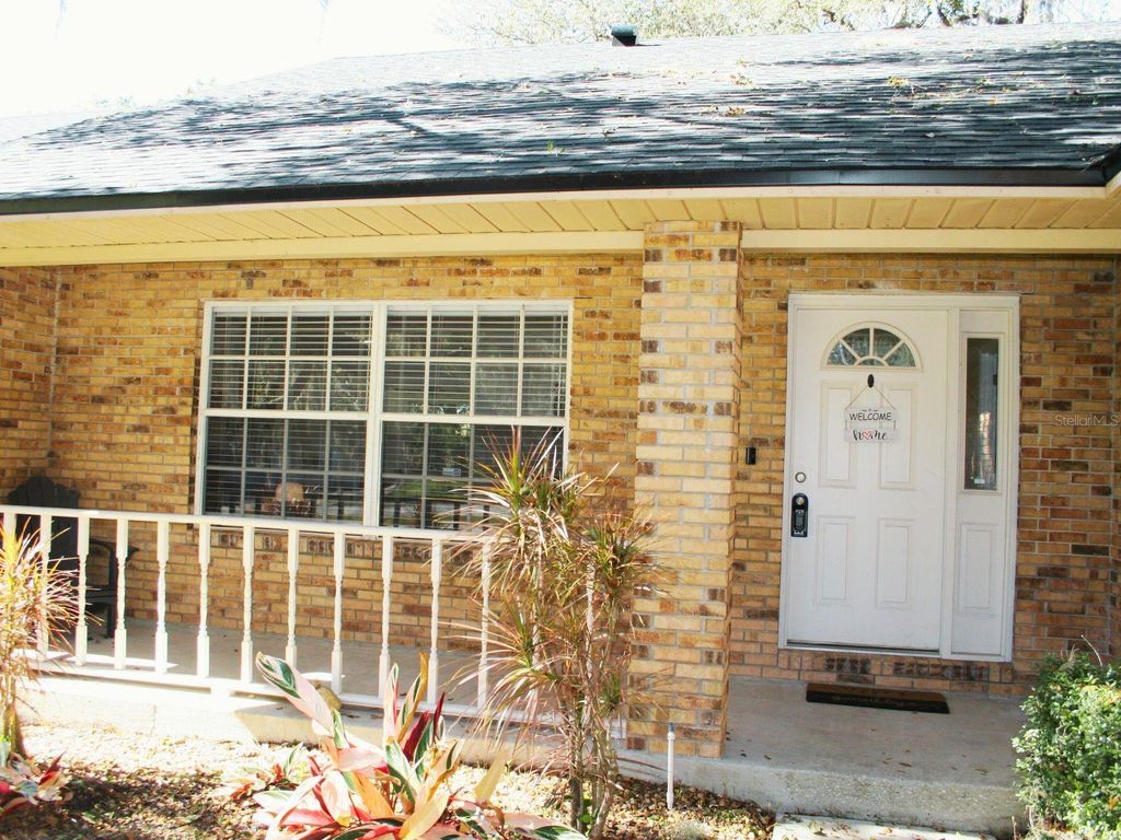 Image 4 of property listing at 130 WOOD RIDGE TRAIL, Sanford, FL 32771