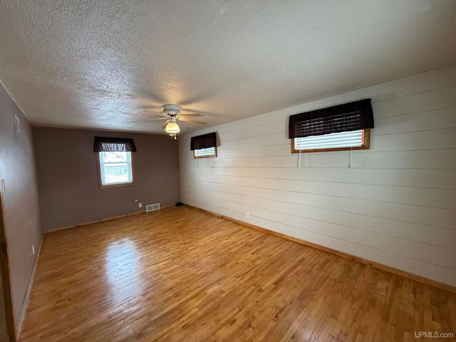 720 Hill Street, Ironwood, MI 49938