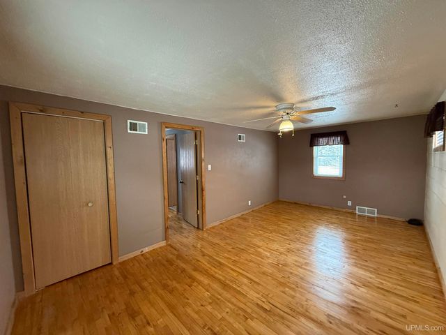 720 Hill Street, Ironwood, MI 49938