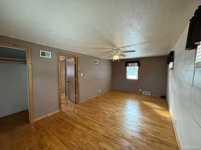 720 Hill Street, Ironwood, MI 49938