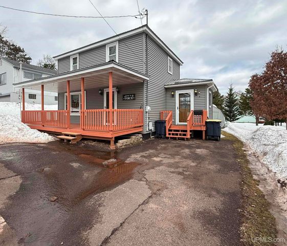 720 Hill Street, Ironwood, MI 49938