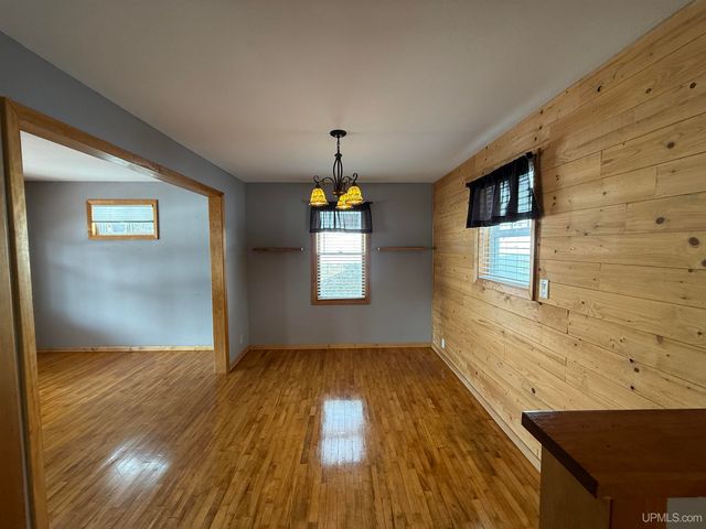 720 Hill Street, Ironwood, MI 49938