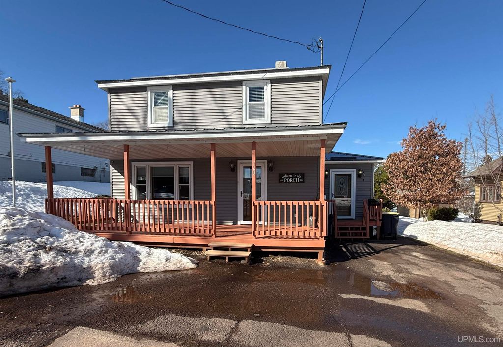 720 Hill Street, Ironwood, MI 49938