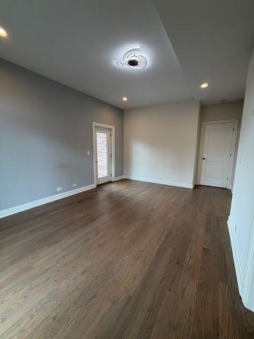 1701 W Chicago Avenue 3, Chicago, IL 60622