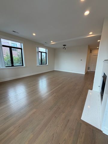 1701 W Chicago Avenue 3, Chicago, IL 60622