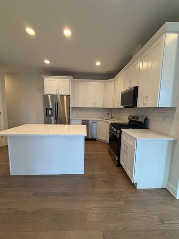 1701 W Chicago Avenue 3, Chicago, IL 60622