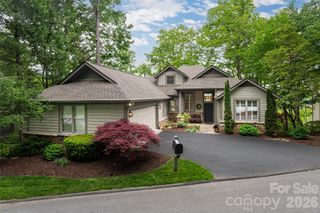 12 Spring Ridge Lane, Hendersonville, NC 28739