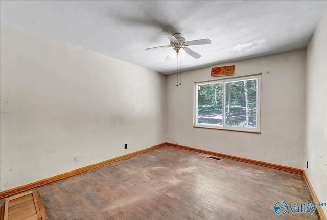 112 N Greenway Drive, Trinity, AL 35673