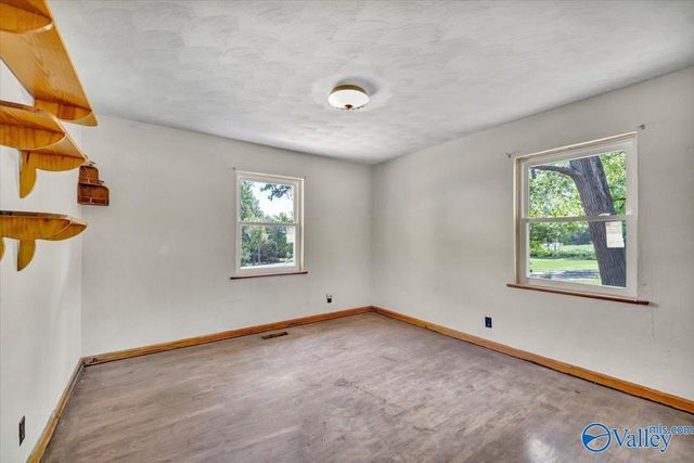 112 N Greenway Drive, Trinity, AL 35673
