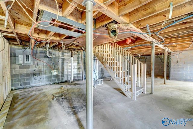 112 N Greenway Drive, Trinity, AL 35673