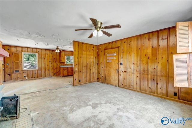 112 N Greenway Drive, Trinity, AL 35673