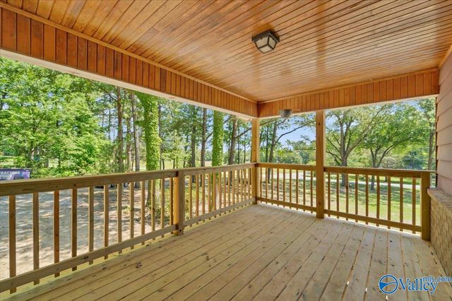 112 N Greenway Drive, Trinity, AL 35673