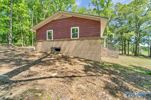 112 N Greenway Drive, Trinity, AL 35673