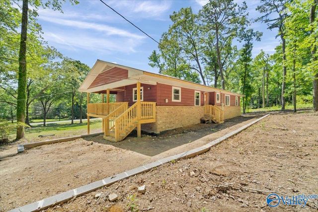 112 N Greenway Drive, Trinity, AL 35673