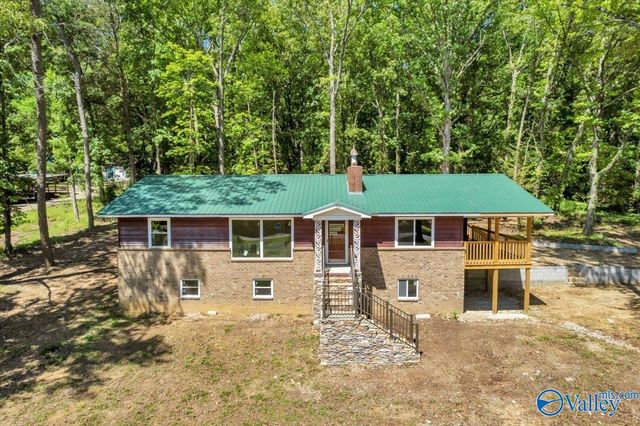 112 N Greenway Drive, Trinity, AL 35673