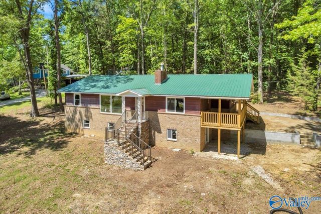 112 N Greenway Drive, Trinity, AL 35673