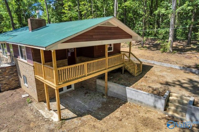 112 N Greenway Drive, Trinity, AL 35673