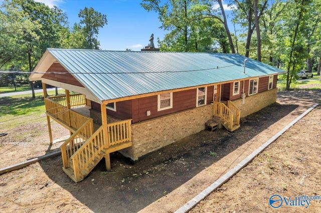 112 N Greenway Drive, Trinity, AL 35673