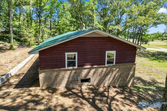 112 N Greenway Drive, Trinity, AL 35673