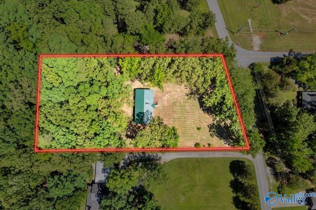 112 N Greenway Drive, Trinity, AL 35673