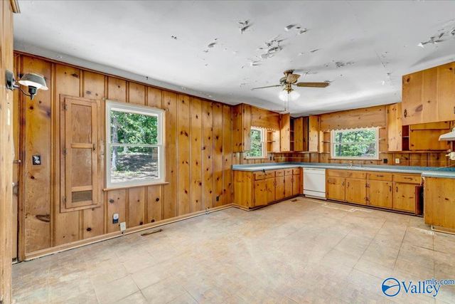 112 N Greenway Drive, Trinity, AL 35673