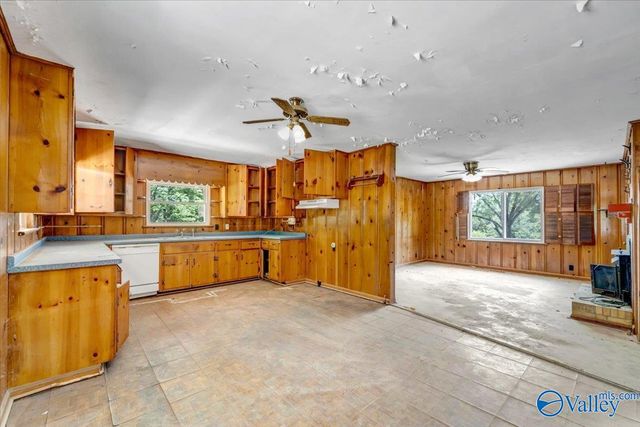 112 N Greenway Drive, Trinity, AL 35673