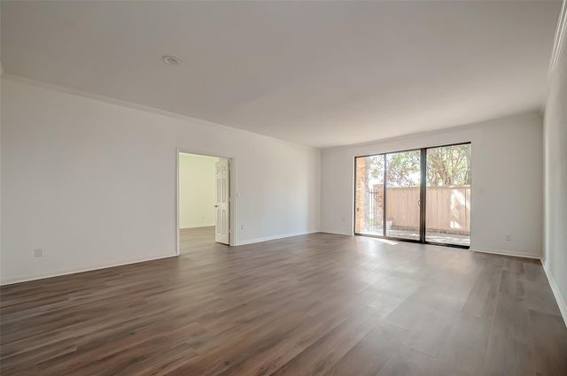 2400 N Braeswood Boulevard 106, Houston, TX 77030