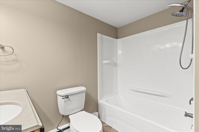 29 W GEORGE ST, York New Salem, PA 17371