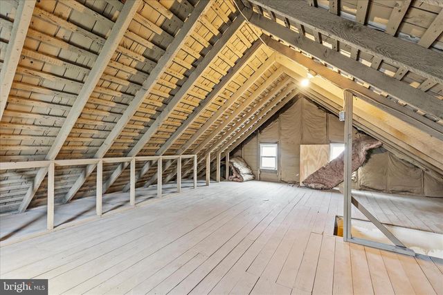 29 W GEORGE ST, York New Salem, PA 17371