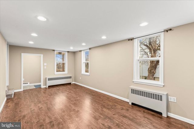 29 W GEORGE ST, York New Salem, PA 17371