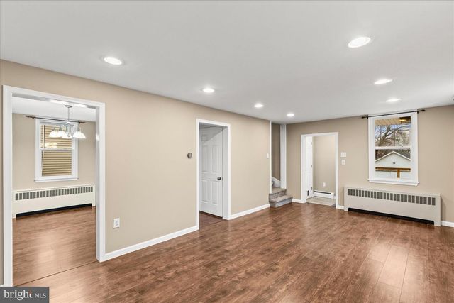 29 W GEORGE ST, York New Salem, PA 17371