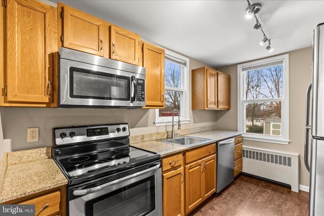 29 W GEORGE ST, York New Salem, PA 17371